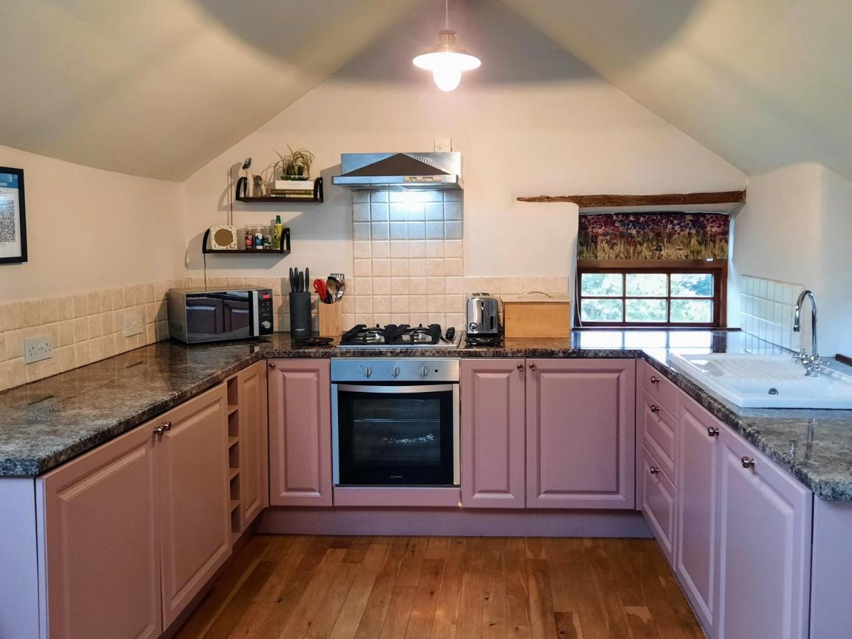 Cosy Barn On Rural Smallholding With Alpacas, Goats & Pigs Stithians Eksteriør billede