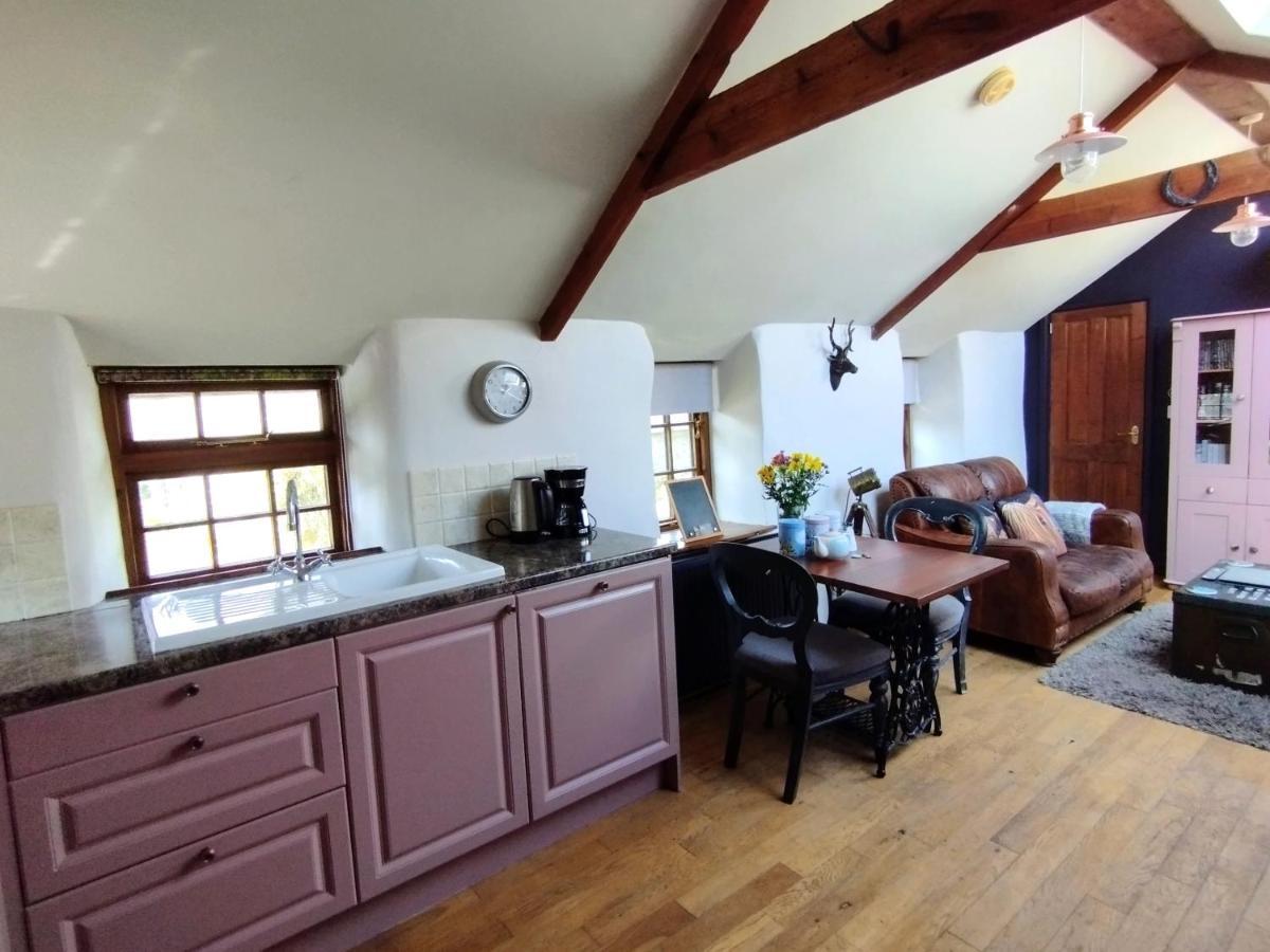 Cosy Barn On Rural Smallholding With Alpacas, Goats & Pigs Stithians Eksteriør billede